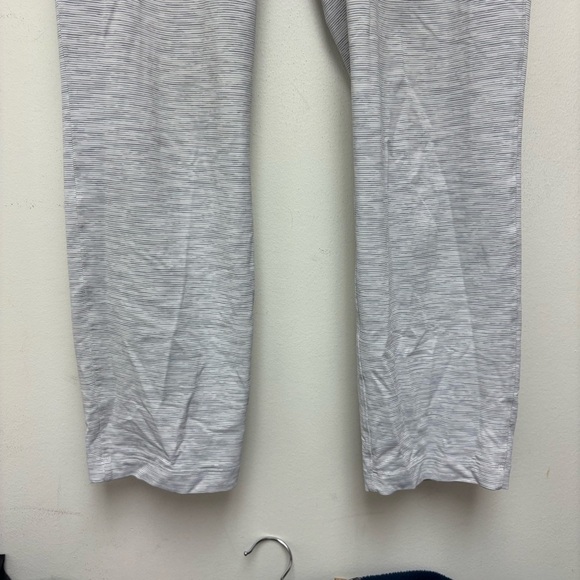 Lululemon On The Fly Pant 27” - Picture 9 of 13